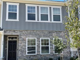 318 Planters Trace Lane