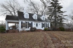 199 Hillcrest Circle