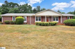 100 Lakeforest Drive