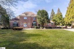 105 W Round Hill Road