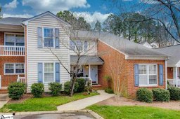 40 Wood Pointe Drive