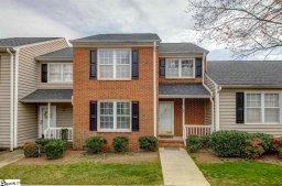 40 Wood Pointe Drive