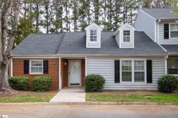 40 Wood Pointe Drive