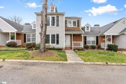 40 Wood Pointe Drive