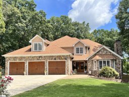 225 E Cranberry Lane