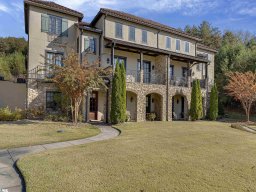 138 Botanical Circle