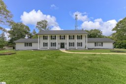 112 Raven Wood Circle