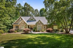 216 E Wynward Pointe Drive