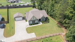 11 Smith Tractor Road