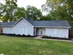 105 Longstreet Drive