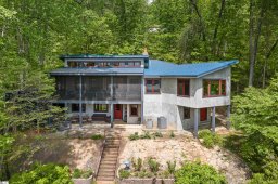 2484 W Lakeshore Drive