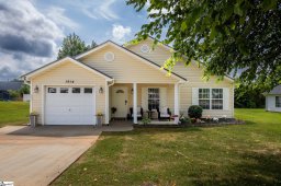 1914 Country Apple Court