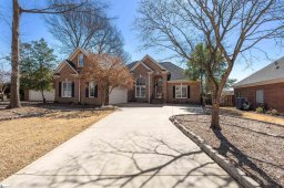 110 Clairewood Court