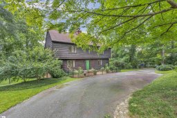 100 W Seven Oaks Drive