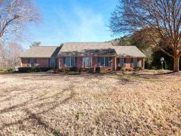 1215 Shadowood Drive