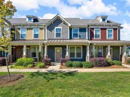 618 Springbank Alley