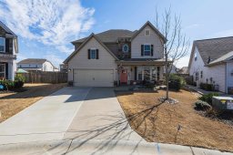 910 Deephallow Place