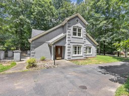 1231 Deerfield Drive