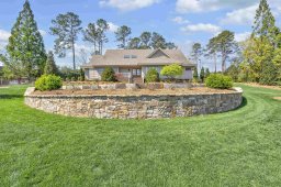 200 Indian Wells Drive