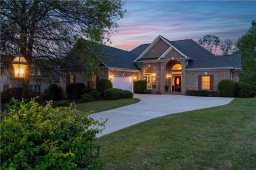 102 Country Walk Lane