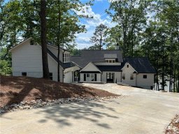 207 Harbor Point Road