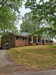 212 N Isundega Street