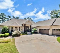 128 N Waterside Drive