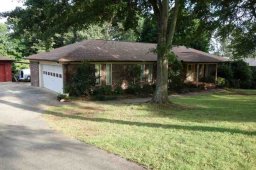 251 Ravenwood Circle