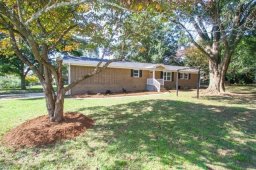 2904 Beechwood Parkway