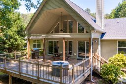 366 E Lakeshore Drive