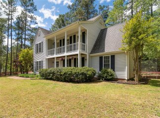 219 Luna Lane