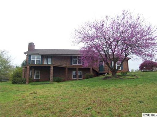 2908 Highland Circle