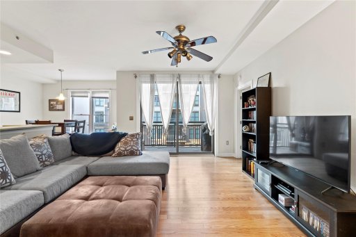 718 W Trade Street 506