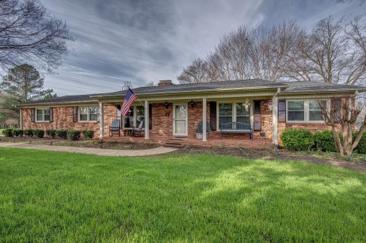 3038 Longwood Drive