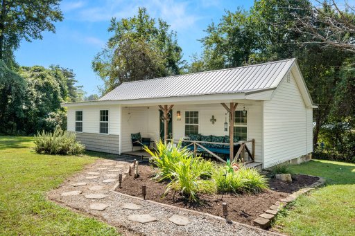 2123 Arlington Place