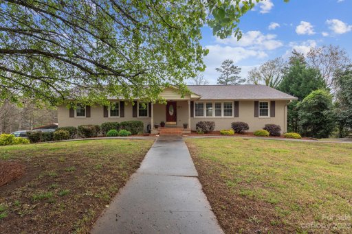 577 Foxwood Drive