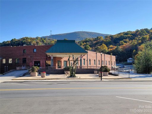 215 S Jefferson Avenue 102