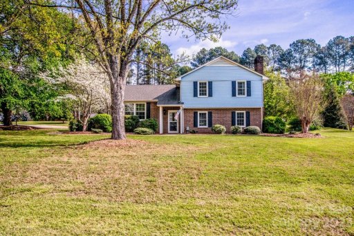 360 Spicewood Lane