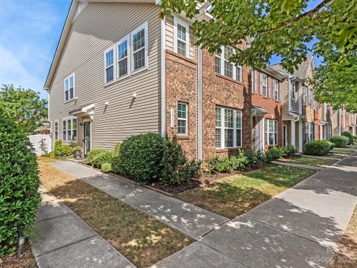 18339 The Commons Boulevard