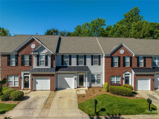 7904 Mariners Pointe Circle