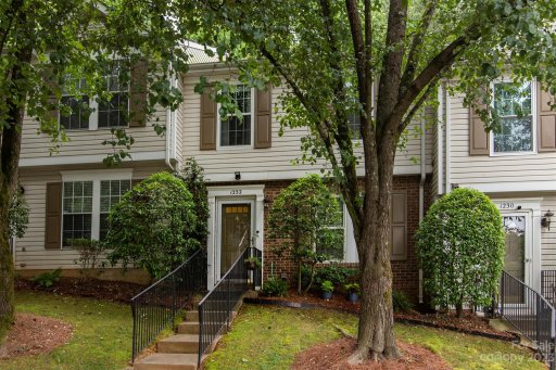 1232 Maple Shade Lane