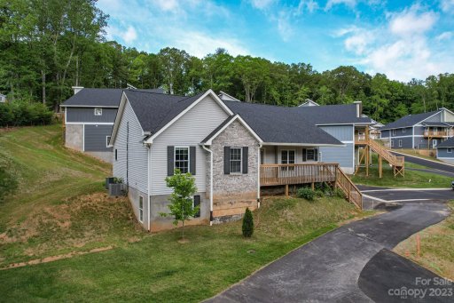 401 Little Sycamore Lane 101