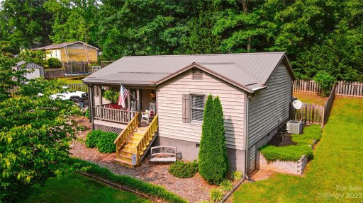 3521 Ridgewood Drive