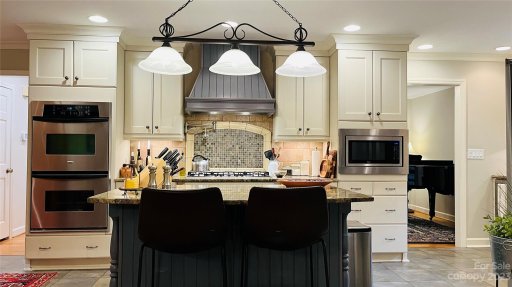 4101 Meadowridge Drive