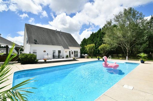118 Breton Court