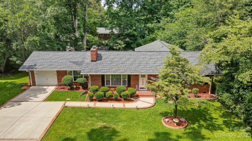 125 E Lockman Street