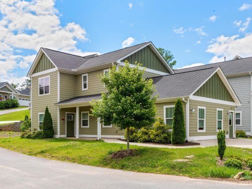 10 Greenwood Fields Drive