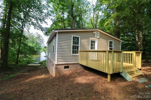 209 Hickory Point Drive