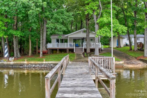 1515 Shoreline Drive