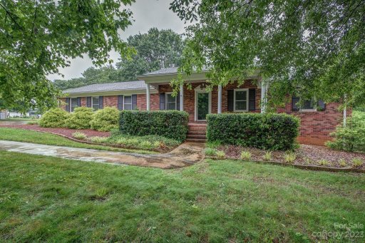 3021 Longwood Drive